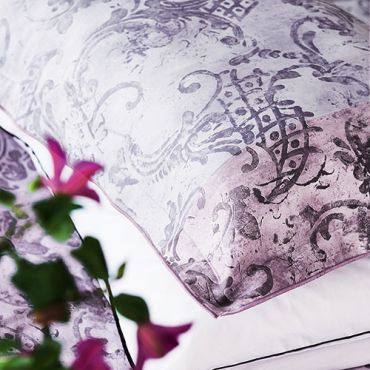 Taie d'oreiller en satin de coton FILIGRIANA AMETHYST