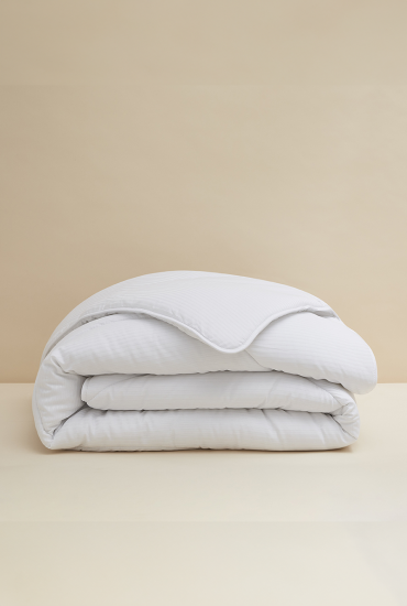 Couette chaude synthétique satin rayé Volupté 140x200 cm